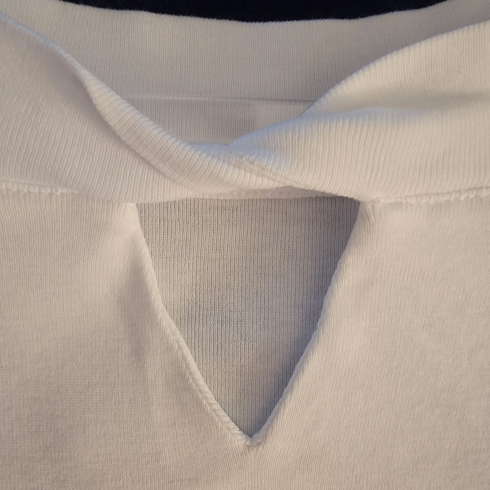 Chico's Size 2 White Top (Fits Like A Chico's Size 3) - Picture 3 of 6